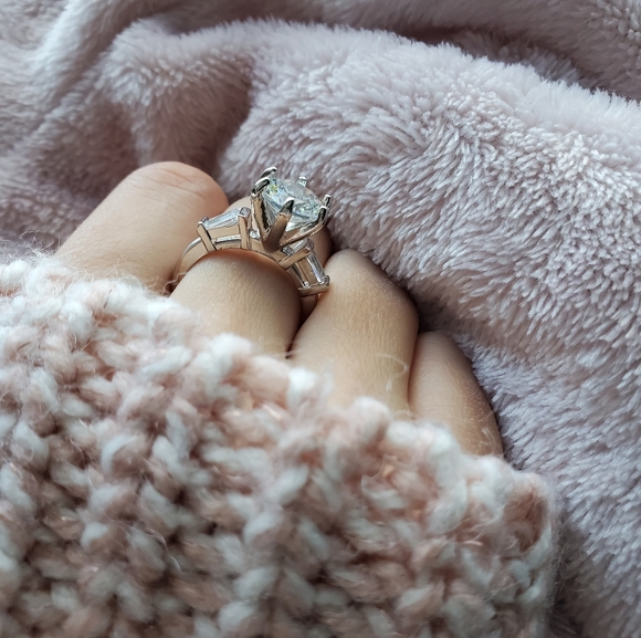 New Beautiful 925 Silver Wedding Ring - Picture 5 of 6